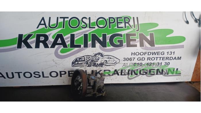 Usagé Pompe de direction Audi A4 Avant (B6) 2.4 V6 30V Prix € 49,99 Règlement à la marge proposé par Autosloperij Kralingen B.V.