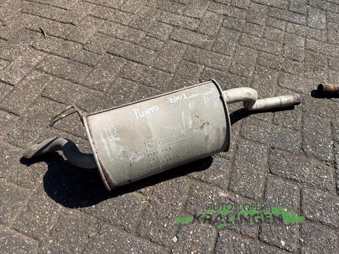 Gebrauchte Auspuff Enddämpfer Fiat Punto II (188) 1.2 60 S Preis € 34,99 Margenregelung angeboten von Autosloperij Kralingen B.V.