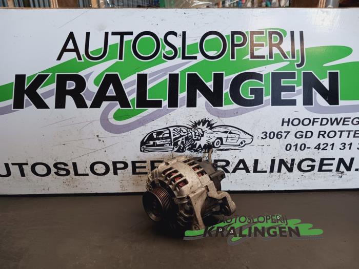 Usagé Dynamo Audi A4 Avant (B5) 2.5 TDI V6 24V Prix € 24,98 Règlement à la marge proposé par Autosloperij Kralingen B.V.