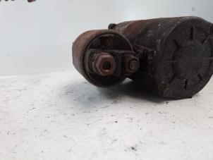 Anlasser van een Renault Clio II (BB/CB) 1.2 16V 2003
