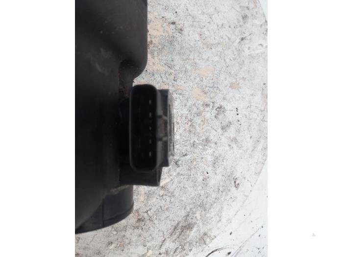 Luftmassenmesser van een Suzuki Swift (ZA/ZC/ZD1/2/3/9) 1.6 Sport VVT 16V 2007