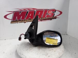 Used Wing mirror, right Peugeot 206 SW (2E/K) 1.4 16V Price € 25,00 Margin scheme offered by Autosloopbedrijf gebr. Maris