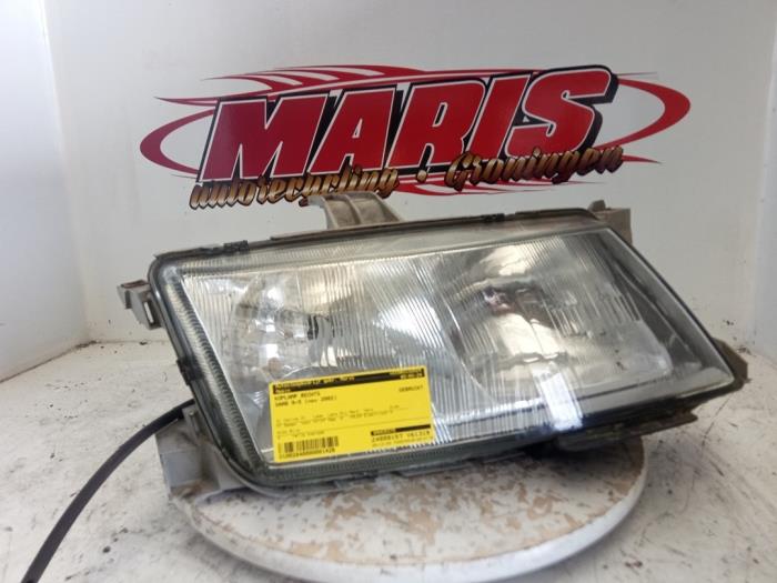 Używane Reflektor prawy Saab 9-5 (YS3E) 2.0t 16V Cena € 35,00 Procedura marży oferowane przez Autosloopbedrijf gebr. Maris