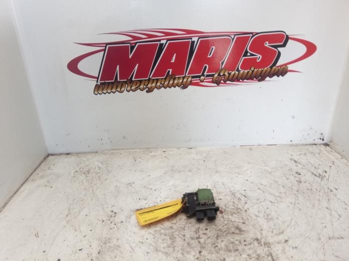 Heater blower motor resistor