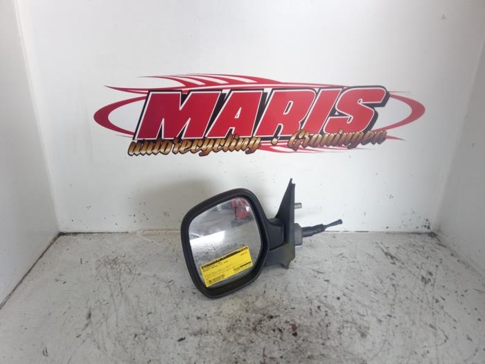 Used Wing mirror, left Peugeot Partner 1.6 HDI 75 Price € 20,00 Margin scheme offered by Autosloopbedrijf gebr. Maris