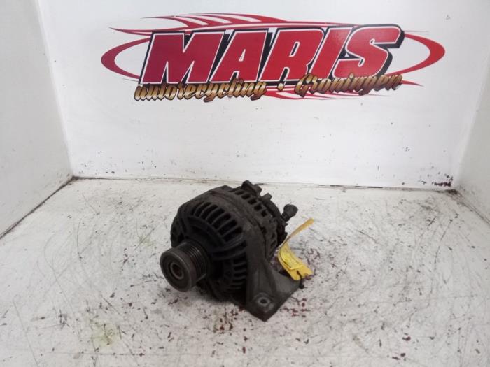 Begagnade Dynamo Volvo V70 (SW) 2.4 D5 20V Pris € 40,00 Marginaltabell erbjuds av Autosloopbedrijf gebr. Maris