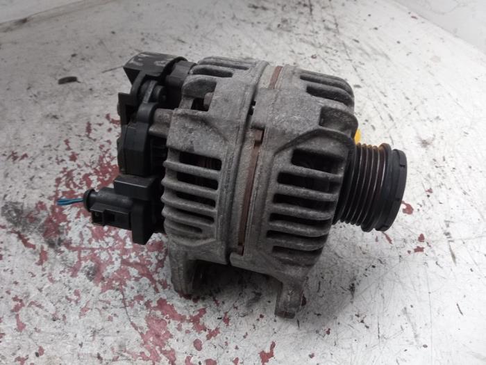 Dynamo from a Volkswagen Passat (3B2) 1.9 TDi 90 2000