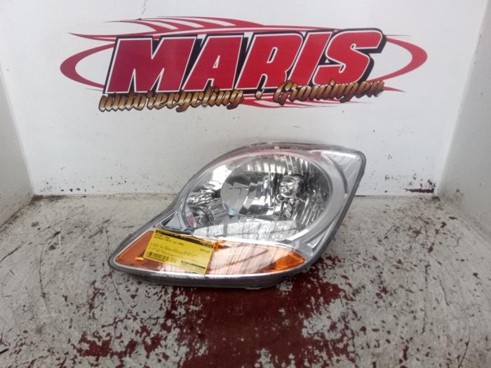 Używane Reflektor lewy Chevrolet Matiz (M200) 0.8 LPG Cena € 75,00 Procedura marży oferowane przez Autosloopbedrijf gebr. Maris