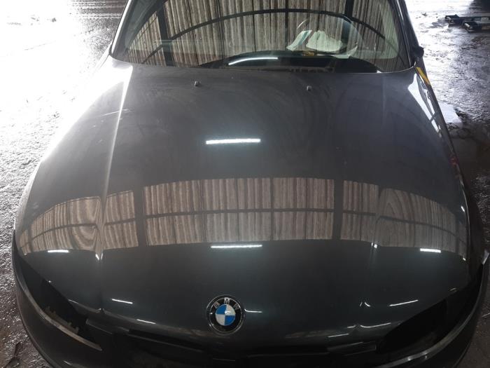 Używane Maska BMW 1 serie (E81) 118d 16V Cena € 125,00 Procedura marży oferowane przez Autosloopbedrijf gebr. Maris