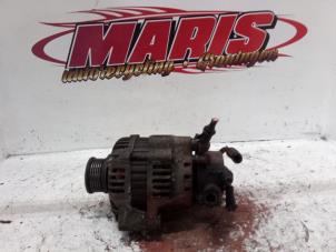 Dynamo från en Hyundai Santa Fe II (CM) 2.2 CRDi 16V 4x4 2007