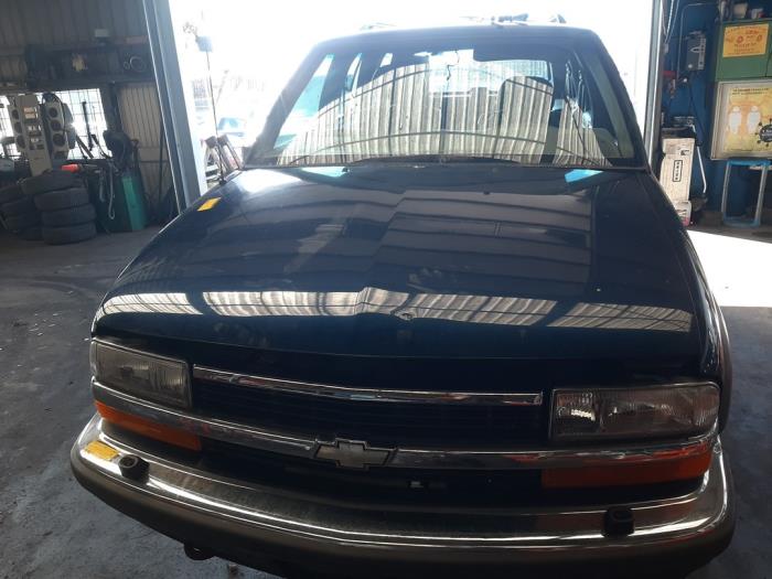 Używane Maska Chevrolet Blazer S10 4.3 ZR2/Mid 4x4 Cena € 150,00 Procedura marży oferowane przez Autosloopbedrijf gebr. Maris