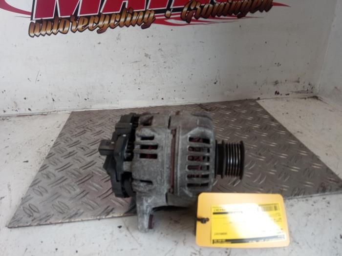 Begagnade Dynamo Volkswagen Polo IV (9N1/2/3) 1.4 16V Pris € 30,00 Marginaltabell erbjuds av Autosloopbedrijf gebr. Maris