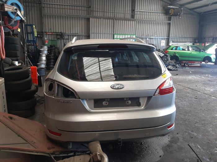 Używane Tylna klapa Ford Mondeo IV Wagon 2.0 16V Cena € 125,00 Procedura marży oferowane przez Autosloopbedrijf gebr. Maris