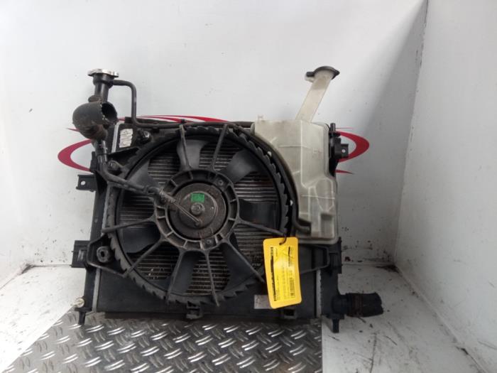 Usagé Radiateur Kia Picanto (TA) 1.0 12V Prix € 50,00 Règlement à la marge proposé par Autosloopbedrijf gebr. Maris