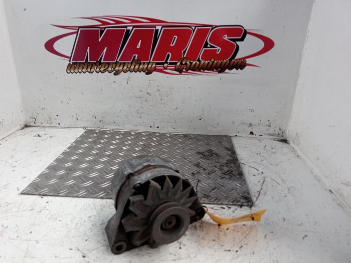 Used Dynamo Peugeot 205 II (20A/C) 1.4 Price € 30,00 Margin scheme offered by Autosloopbedrijf gebr. Maris