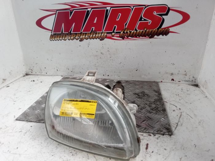 Używane Reflektor prawy Fiat Seicento (187) 1.1 MPI S,SX,Sporting Cena € 20,00 Procedura marży oferowane przez Autosloopbedrijf gebr. Maris