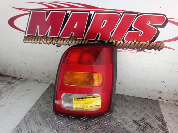 Usados Luz trasera derecha Nissan Micra (K11) 1.0 L,LX 16V Precio € 20,00 Norma de margen ofrecido por Autosloopbedrijf gebr. Maris