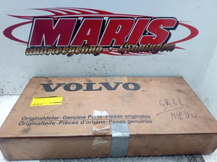 Używane Grill Volvo 240/242/244 Cena € 65,00 Procedura marży oferowane przez Autosloopbedrijf gebr. Maris
