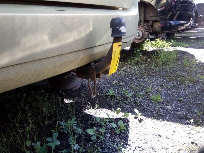 Używane Hak holowniczy Renault Modus/Grand Modus (JP) 1.6 16V Cena € 50,00 Procedura marży oferowane przez Autosloopbedrijf gebr. Maris