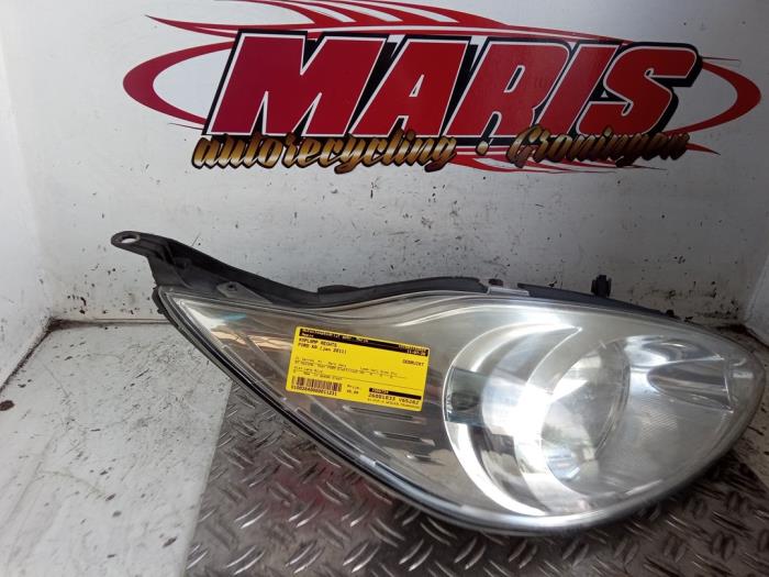 Używane Reflektor prawy Ford Ka II 1.2 Cena € 45,00 Procedura marży oferowane przez Autosloopbedrijf gebr. Maris
