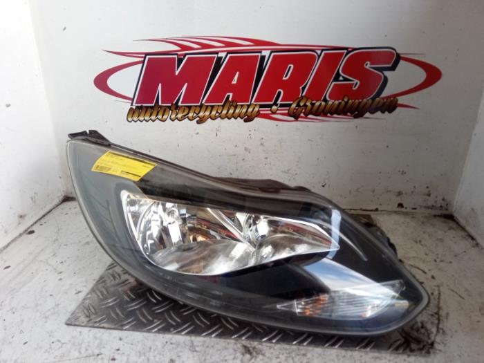 Gebrauchte Scheinwerfer rechts Ford Focus 3 Wagon 1.0 Ti-VCT EcoBoost 12V 100 Preis € 100,00 Margenregelung angeboten von Autosloopbedrijf gebr. Maris