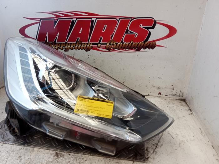 Używane Reflektor prawy Citroen DS5 (KD/KF) 1.6 16V THP 155 Cena € 250,00 Procedura marży oferowane przez Autosloopbedrijf gebr. Maris