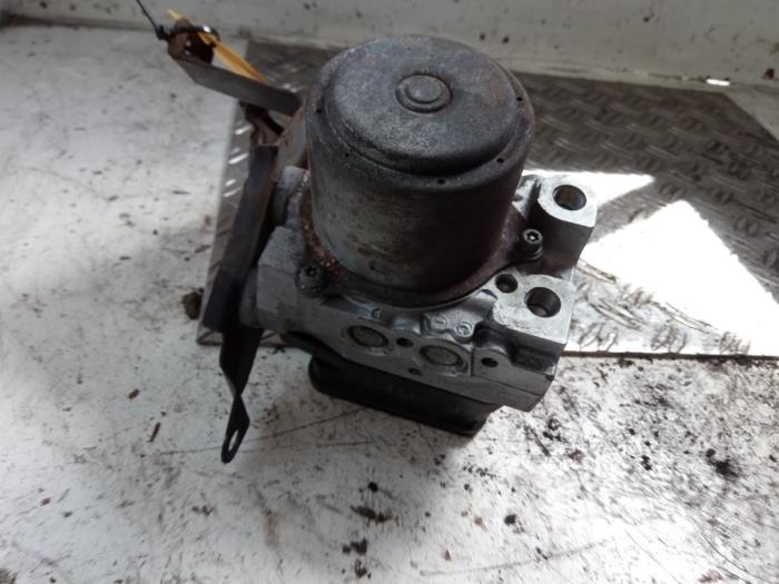 Pompe ABS d'un Honda Civic (FA/FD) 1.3 Hybrid 2008