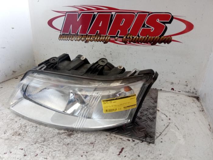 Używane Reflektor lewy Saab 9-3 II Sport Sedan (YS3F) 1.8t 16V Cena € 50,00 Procedura marży oferowane przez Autosloopbedrijf gebr. Maris
