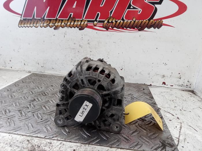 Gebrauchte Dynamo Renault Clio IV (5R) 1.5 Energy dCi 90 FAP Preis € 40,00 Margenregelung angeboten von Autosloopbedrijf gebr. Maris