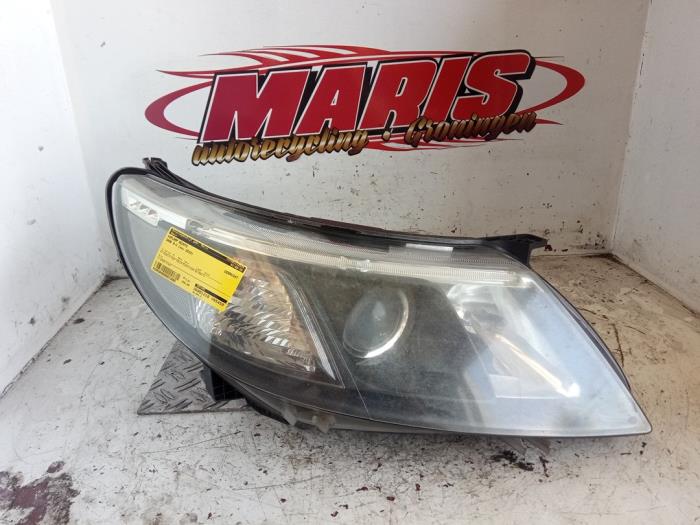 Używane Reflektor prawy Saab 9-3 Sport Estate (YS3F) 1.9 TiD Cena € 150,00 Procedura marży oferowane przez Autosloopbedrijf gebr. Maris