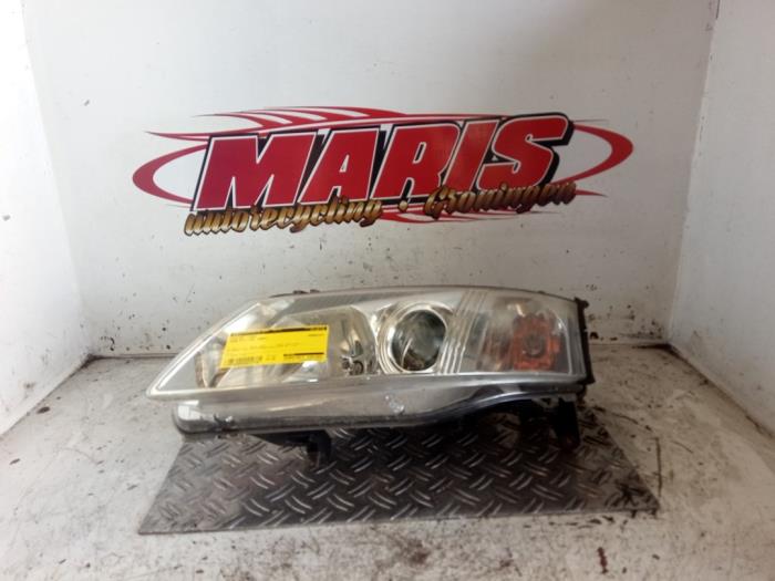 Używane Reflektor lewy Saab 9-3 II Sport Sedan (YS3F) 1.8i 16V Cena € 60,00 Procedura marży oferowane przez Autosloopbedrijf gebr. Maris