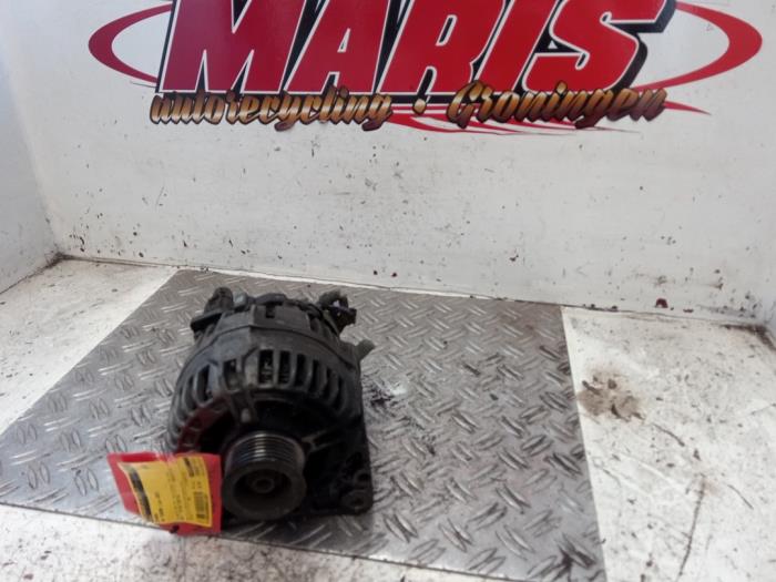 Gebrauchte Dynamo Volkswagen Touran (1T1/T2) 1.6 FSI 16V Preis € 25,00 Margenregelung angeboten von Autosloopbedrijf gebr. Maris