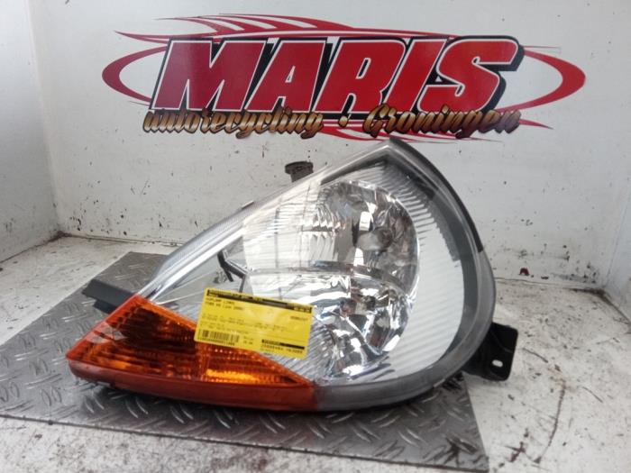Używane Reflektor lewy Ford Ka I 1.3i Cena € 35,00 Procedura marży oferowane przez Autosloopbedrijf gebr. Maris