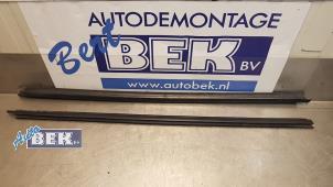 Usados Goma de puerta de 4 puertas izquierda delante Peugeot 307 Break (3E) 1.6 16V Precio € 10,00 Norma de margen ofrecido por Auto Bek