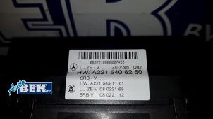 Usados Caja de fusibles Mercedes S (W221) 3.0 S-320 CDI 24V Precio € 125,00 Norma de margen ofrecido por Auto Bek