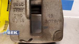 Used Rear brake calliper, right Volkswagen Tiguan (5N1/2) 2.0 TDI 16V Price € 125,00 Margin scheme offered by Auto Bek