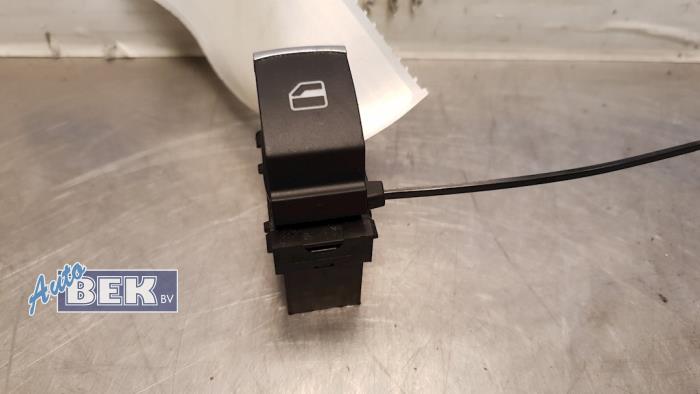 Electric window switch from a Volkswagen Tiguan (5N1/2) 2.0 TDI 16V 2012