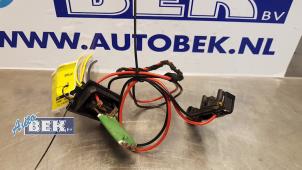 Used Heater resistor Renault Clio III (BR/CR) 1.5 dCi 85 Price € 15,00 Margin scheme offered by Auto Bek