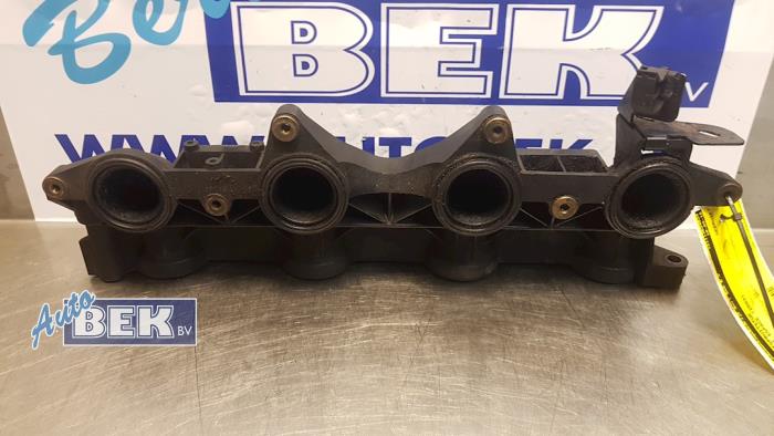 Używane Kolektor dolotowy Renault Espace (JK) 2.2 dCi 16V Cena € 15,00 Procedura marży oferowane przez Auto Bek