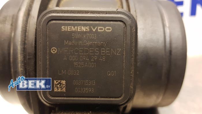 Medidor de masa de aire de un Mercedes-Benz B (W245,242) 2.0 B-180 CDI 16V 2005