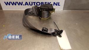Used Rear seatbelt, left Renault Clio II (BB/CB) 2.0 16V Sport Price € 12,00 Margin scheme offered by Auto Bek