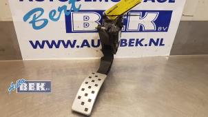 Used Accelerator pedal Renault Clio IV (5R) 1.6 Turbo 16V RS 200 EDC Price € 30,00 Margin scheme offered by Auto Bek