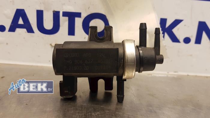 Válvula de sobrepresión turbo de un Volkswagen Lupo (6X1) 1.2 TDI 3L 2002