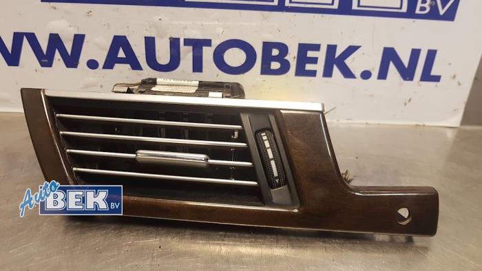 Begagnade Luftmunstycke, instrumentbräda Mercedes E (W212) E-200 CDI 16V BlueEfficiency,BlueTEC Pris € 17,50 Marginaltabell erbjuds av Auto Bek