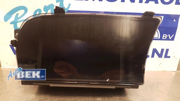 Begagnade Innerdisplay Mercedes S (W221) 3.0 S-320 CDI 24V Pris € 40,00 Marginaltabell erbjuds av Auto Bek