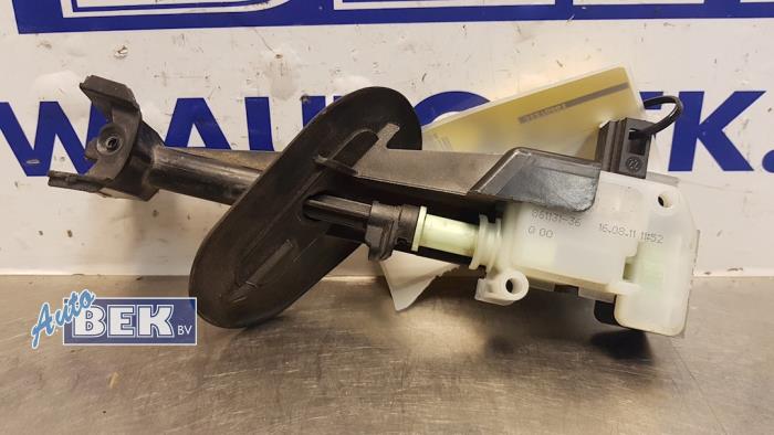 Fuel tank cap lock