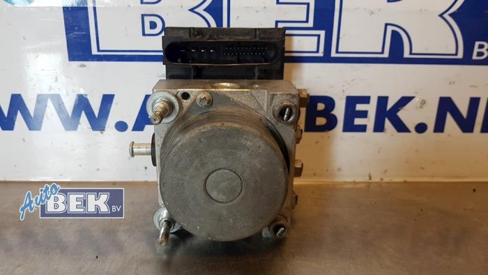 Used ABS pump Fiat Bravo (198A) 1.4 16V Price € 50,00 Margin scheme offered by Auto Bek