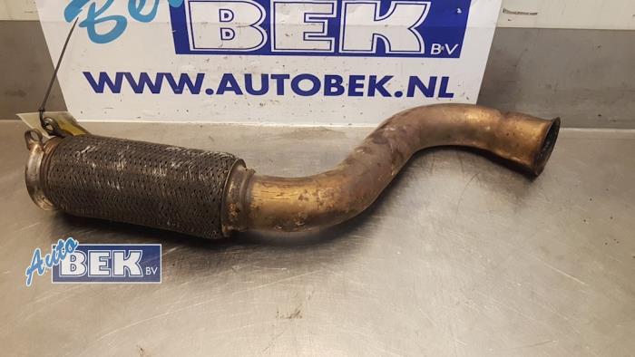 Exhaust middle section from a Peugeot 307 (3A/C/D) 1.6 HDiF 16V 2006