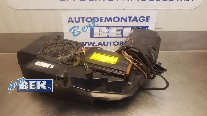 Używane Subwoofer Audi S4 Avant (B6) S4 4.2 V8 40V Cena € 40,50 Procedura marży oferowane przez Auto Bek