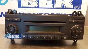 Usagé Radio/Lecteur CD Mercedes Sprinter 3,5t (906.13/906.23) 313 CDI 16V Prix € 75,00 Règlement à la marge proposé par Auto Bek